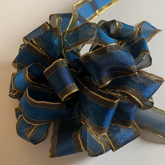 Hand crafted bow for wreaths, gifts, etc - Picture 1 of 10